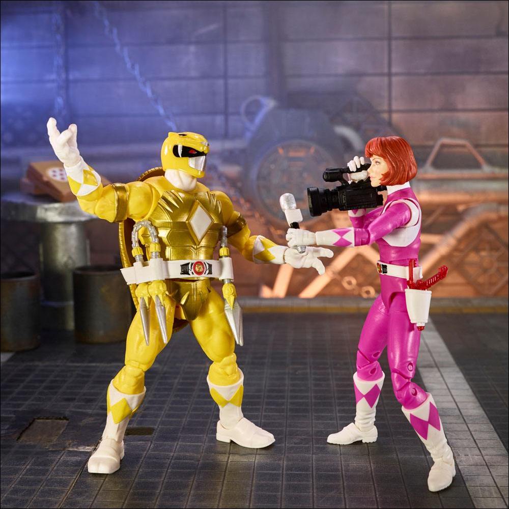 F2967 Power Rangers x TMNT April and Michelangelo